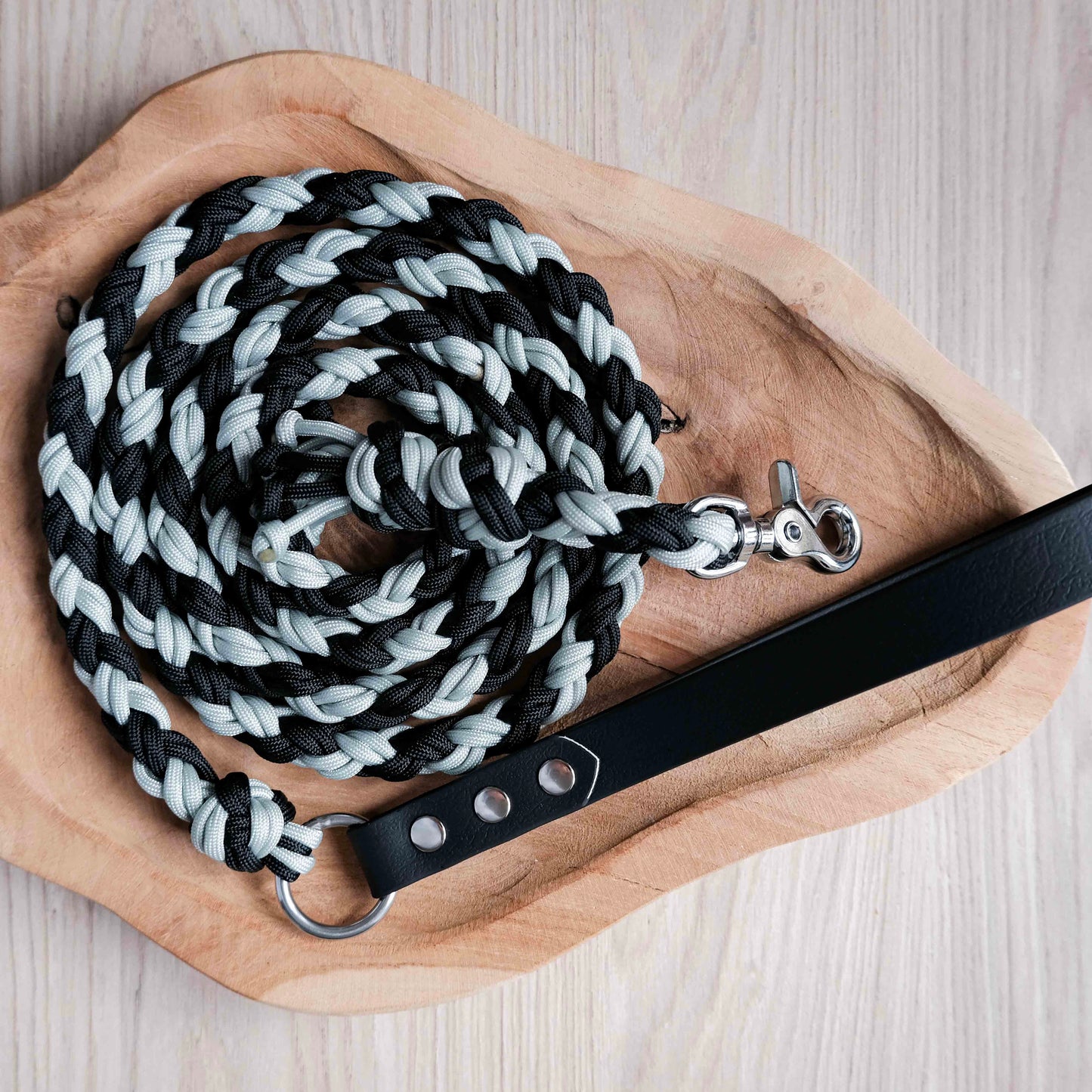 Paracordové vodítko s biothanovou ručkou / 2m