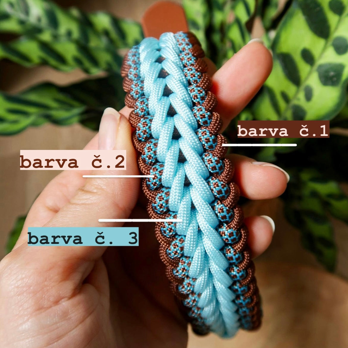 Paracord obojek TARRA s kovovým trojzubcem na míru