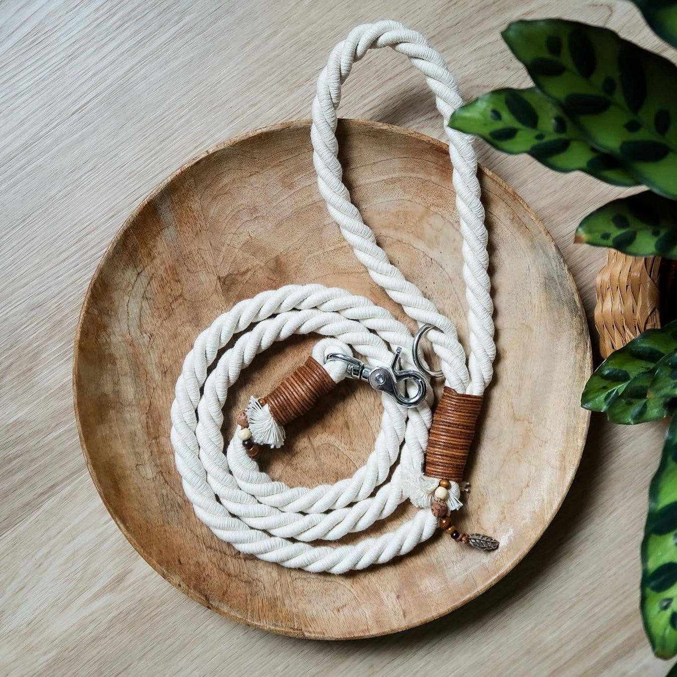 Bílé BOHO vodítko s ručkou / 1,7m