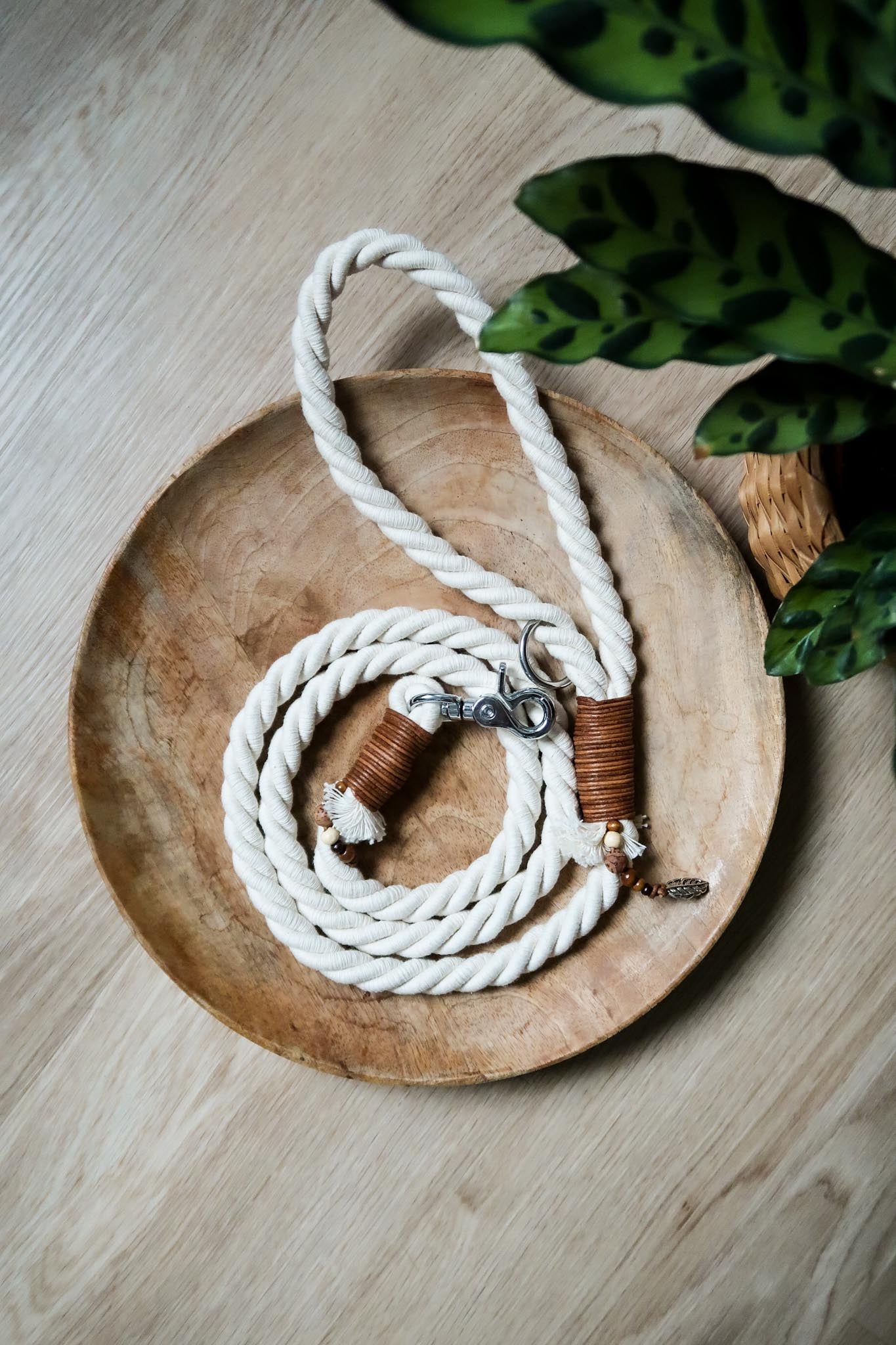 Bílé BOHO vodítko s ručkou / 1,7m