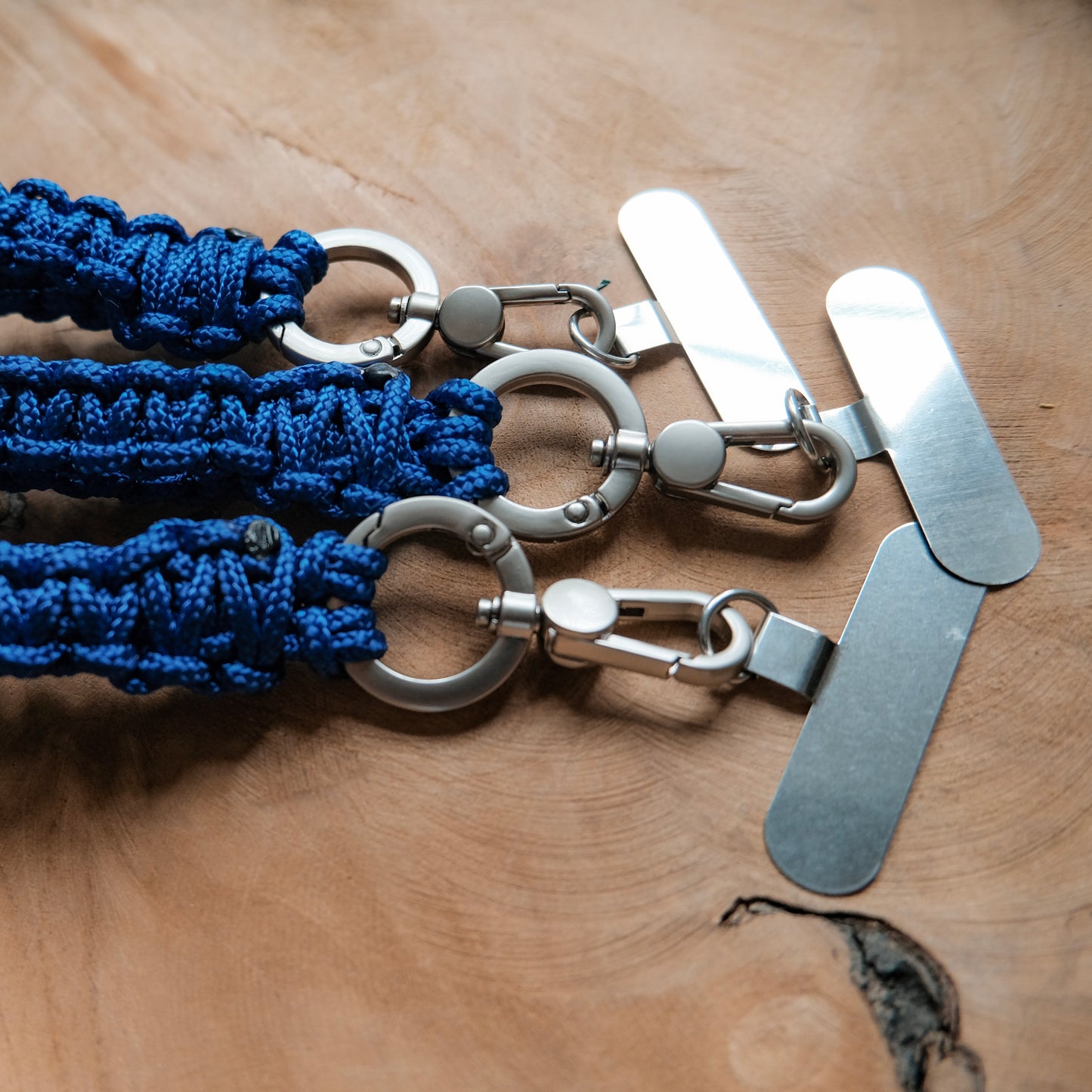 Paracordový CROSSBODY popruh na destičce pod kryt