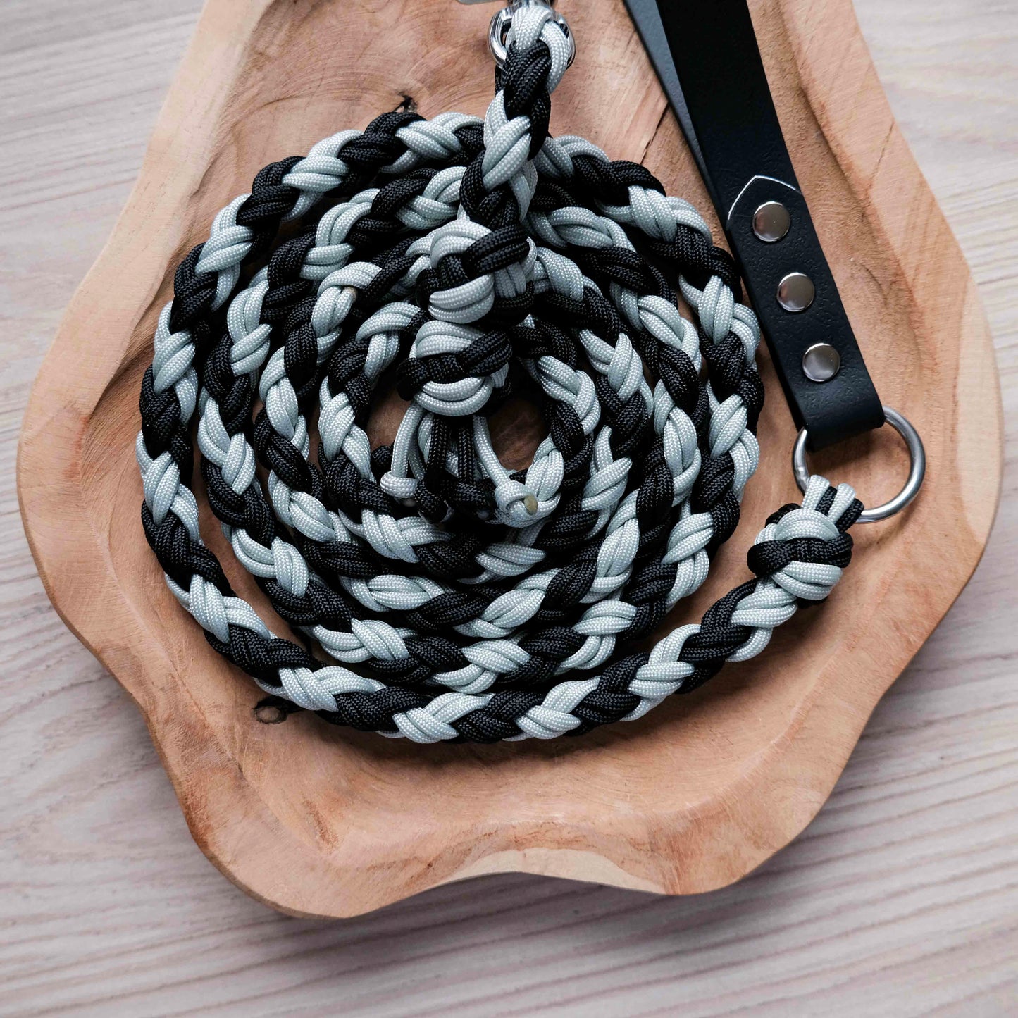 Paracordové vodítko s biothanovou ručkou / 2m