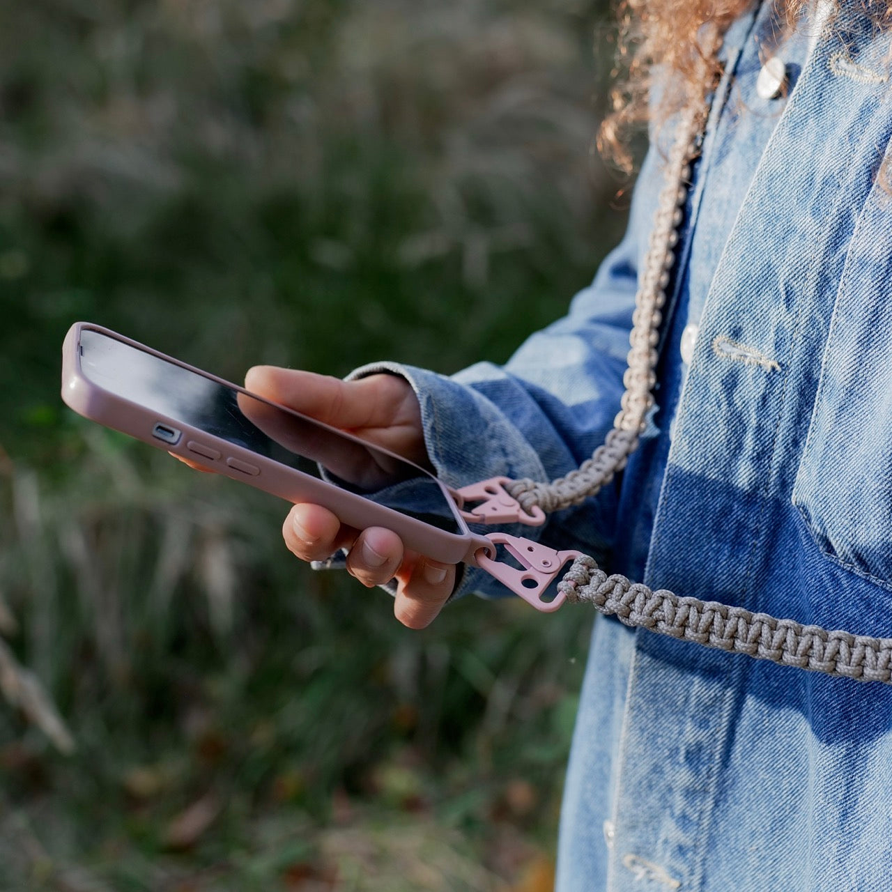 Paracordový CROSSBODY popruh s krytem na telefon 2.0
